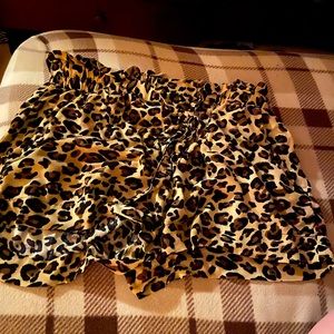 Summer shorts 💛🖤🐆